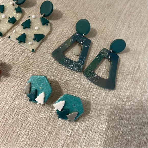 Set of 4 Handmade Polymer Clay Earring Set
Holiday/ Christmas Theme - Green - Picture 3 of 6